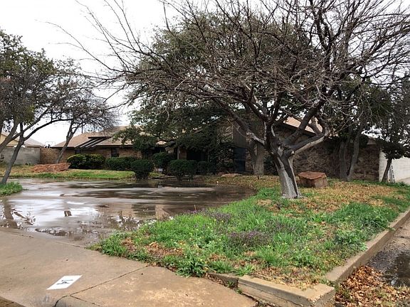 2nd image of 14 Brittany Ln