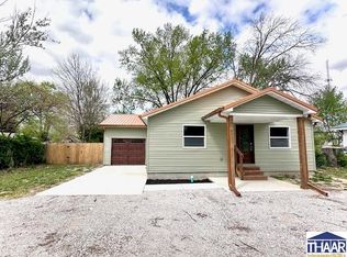 207 W Heap St, Farmersburg, IN