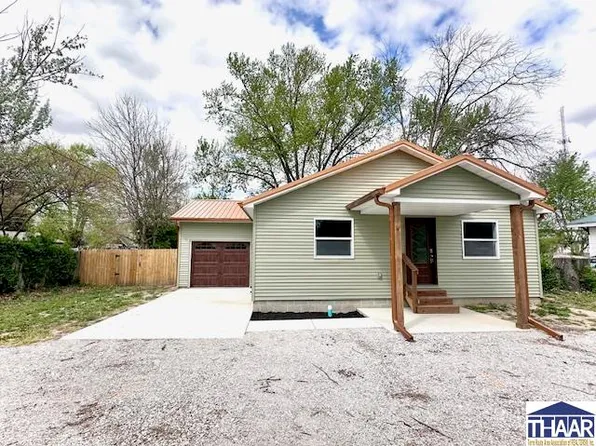 207 W Heap St, Farmersburg, IN 47850