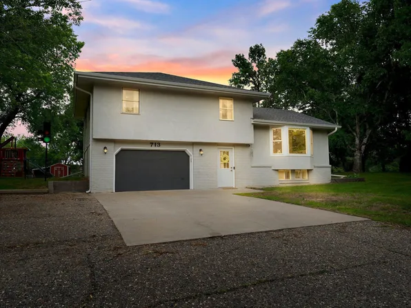 713 9th St NW, Buffalo, MN 55313