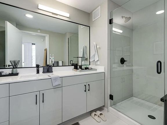 2nd image of 316 N Michigan Ave #2005