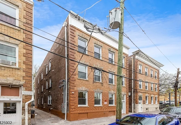 10 School St #2 — Photo 11