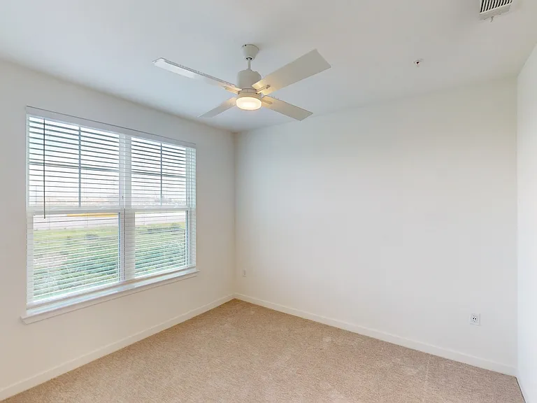 Essex Luxe Apartments — Photo 73
