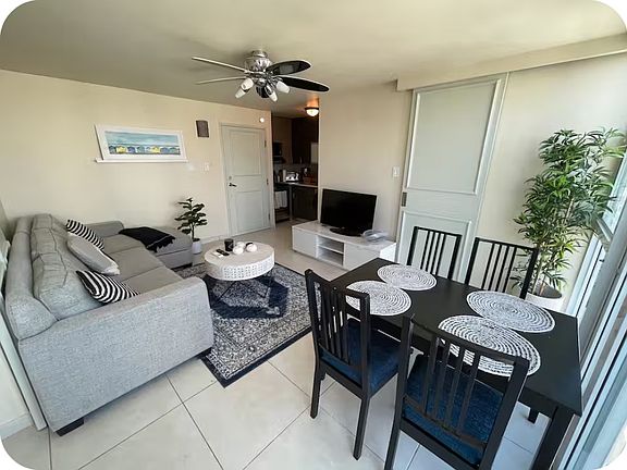4th image of 1126 Ashford #Penthouse 1