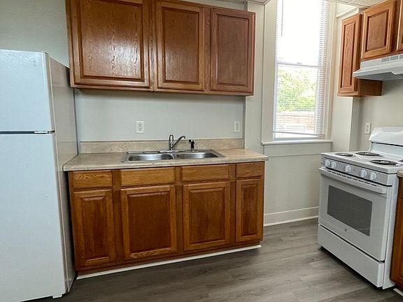 3rd image of 527 High St
