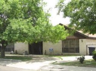 2052 Royal Ridge Dr, Eagle Pass, TX 78852