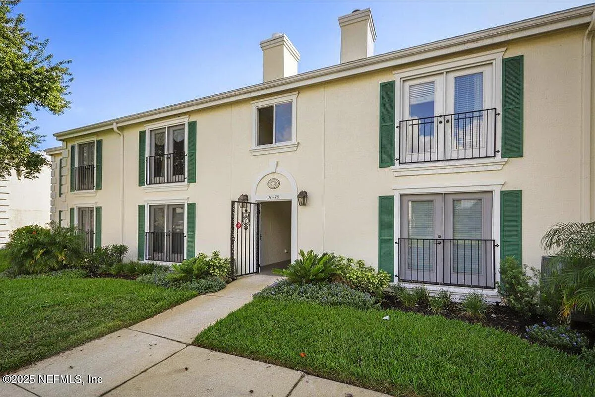 2 bed, 2.0 bath, 950 sqft, $3,200 — Photo 4