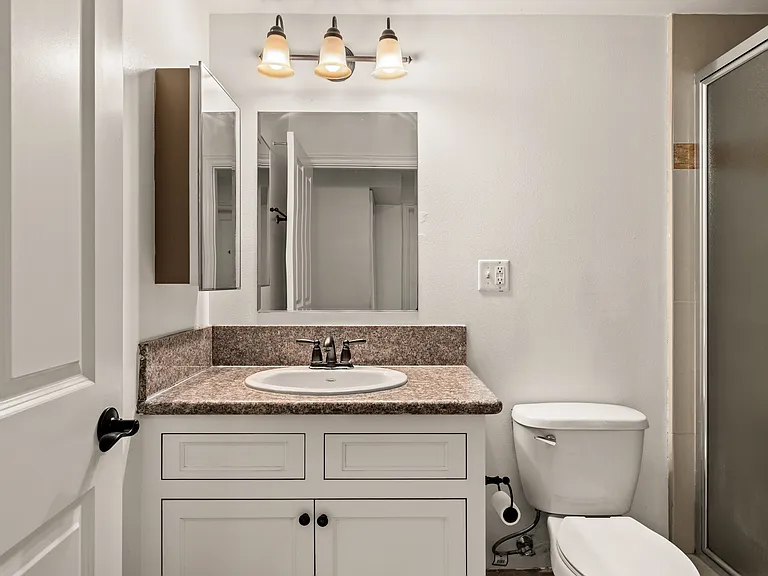 2673 Menlo Ave #3 — Photo 24
