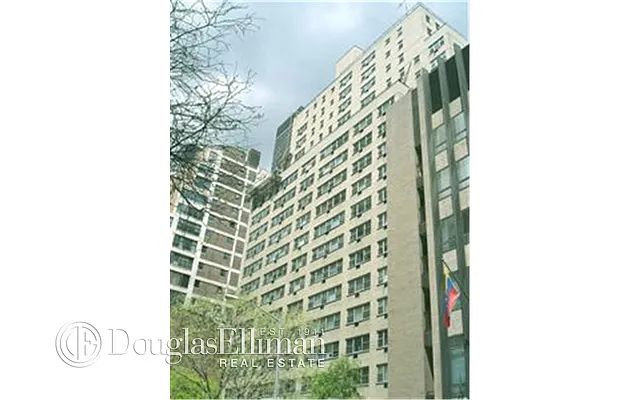 Rented by Douglas Elliman | media 15