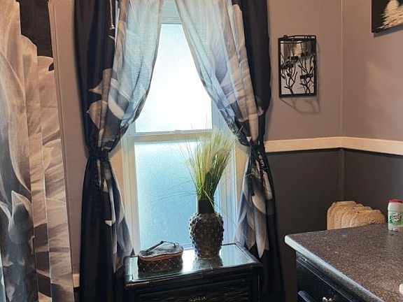 5th image of 55 High St Unit 2