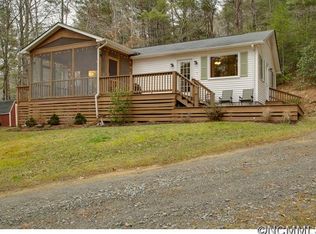 70 Creekside Dr, Penrose, NC 28766