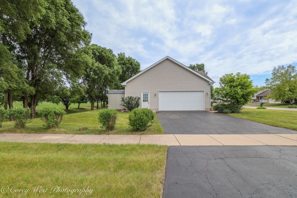 480 N Aspen Dr, Cortland, IL - View 4
