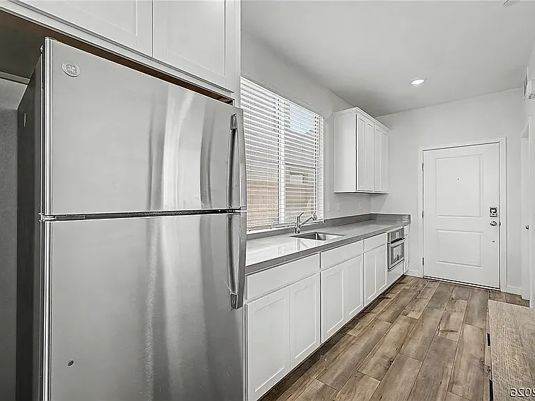 481 Daphne Ter — Photo 21