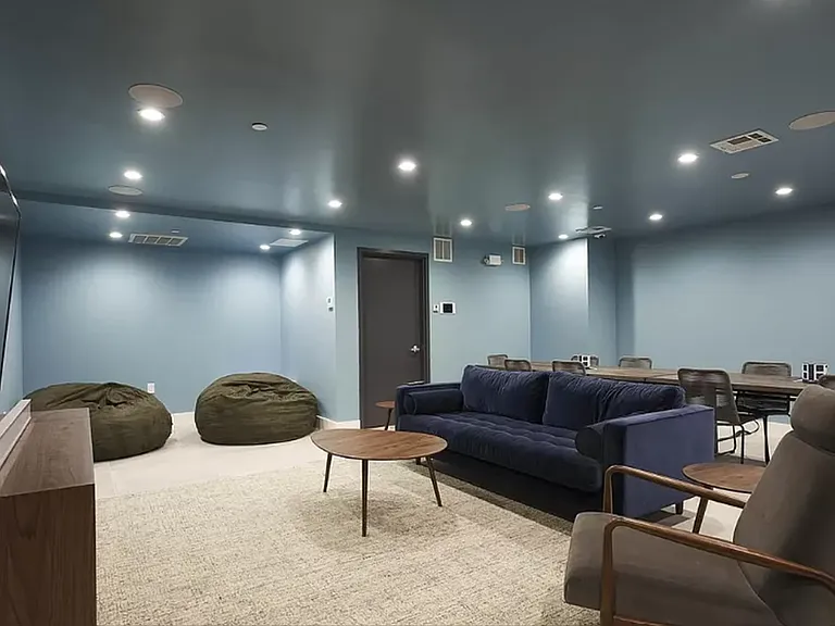 951 Madison St #6 — Photo 8