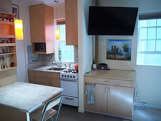 Rented by R New York