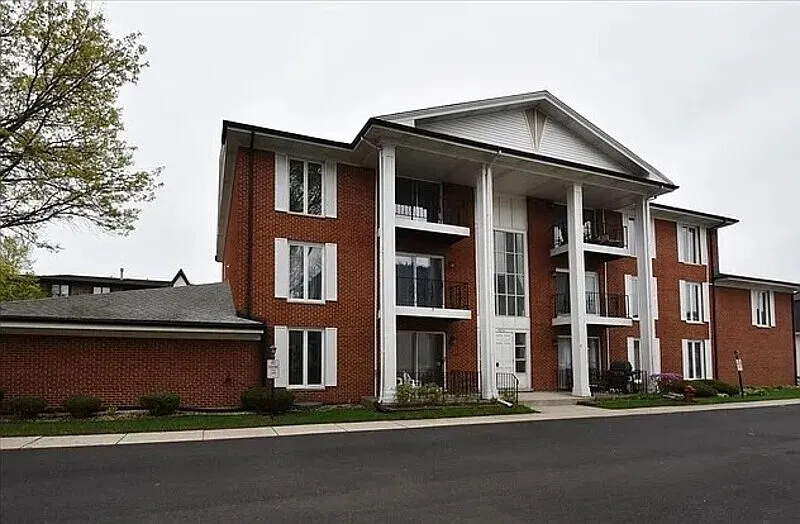 5721 Circle Dr #104
