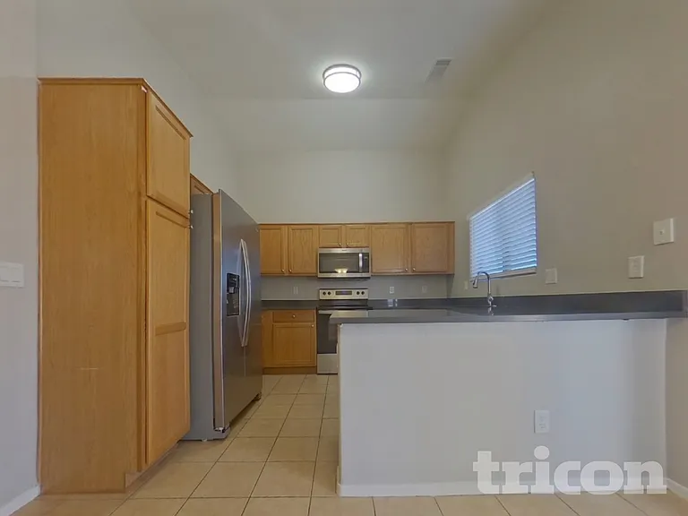 25683 W Saint Kateri Dr — Photo 5