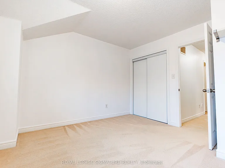 3082 Cabano Cres — Photo 12