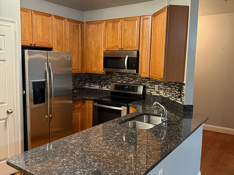 2712 Gresham Way #103 — Photo 23