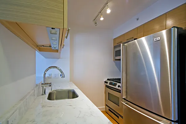 Rented by Avenue Real Estate | media 30