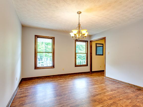 4th image of 103 Pioneer Dr