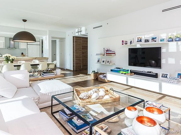 3rd image of 3801 Collins Ave #601