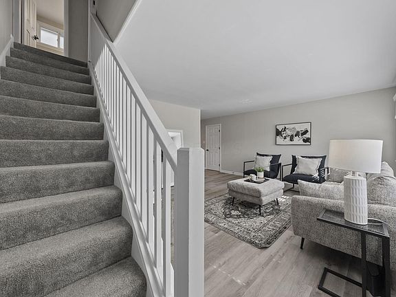 3rd image of 4824 Calvin Dr