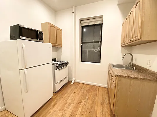 Rented by Bond New York | media 2