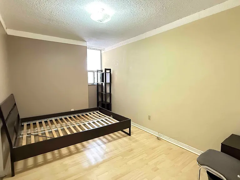1300 Marlborough Ct #323 — Photo 12