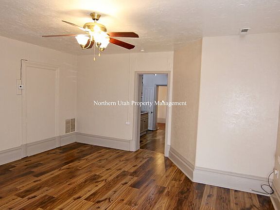 3rd image of 2226 Jefferson Ave #A