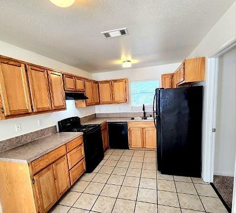 3rd image of 519 W Hutchison St APT C