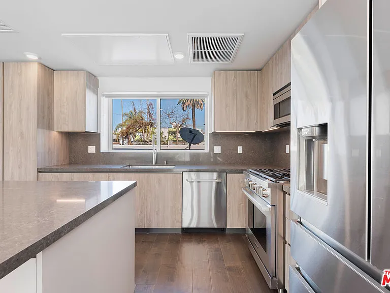 849 N Alta Vista Blvd #1 — Photo 6