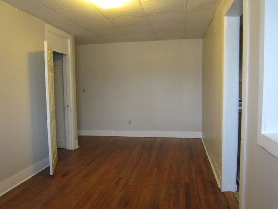 2nd image of 448 Hawley Ave #2