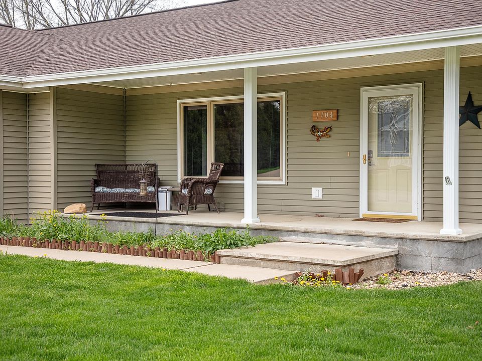 1704 4th Ave NW, Waverly, IA 50677 Zillow