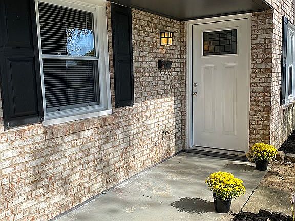 4th image of 2771 Wayside Dr E