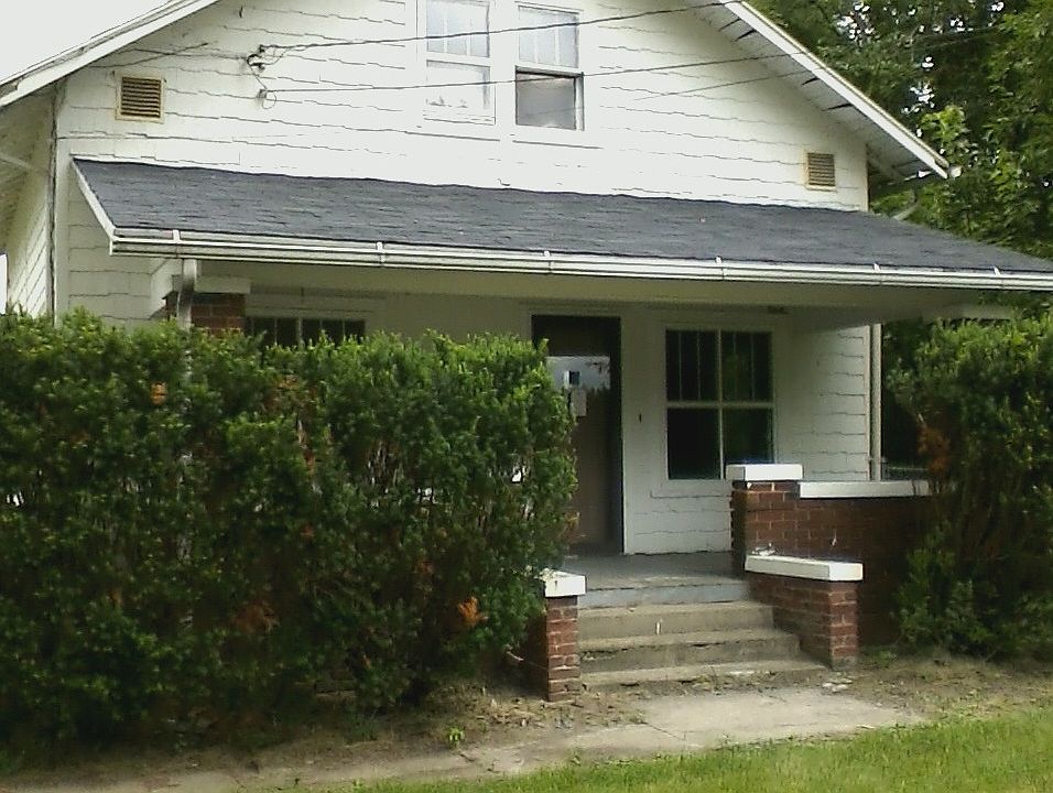 2nd image of 1756 W Breese Rd
