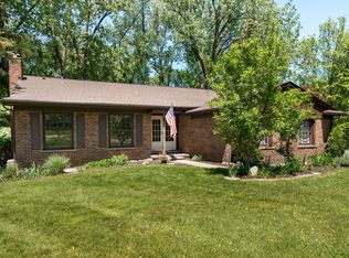 125 Lonesome Oak Dr, Rochester, MI 48306