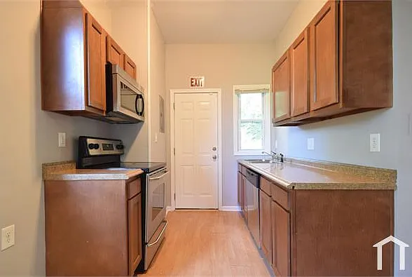 3300 Windsor Ave #1 — Photo 6