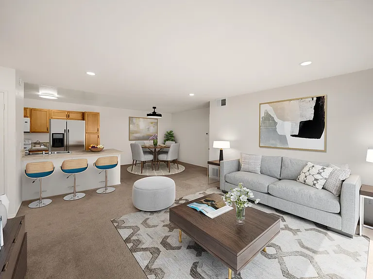 2521 W Sunflower Ave #R8 — Photo 1