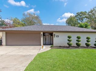 104 Hanover Ln, Conroe, TX 77304