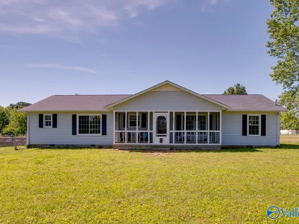 1364 Charity Ln, Hazel Green, AL 35750