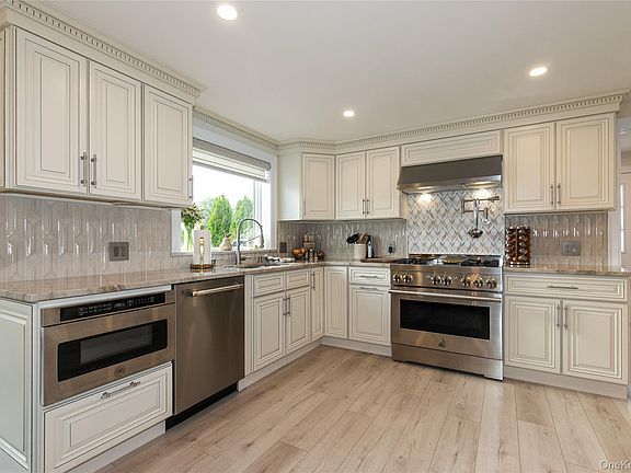5th image of 60 Alhambra Rd