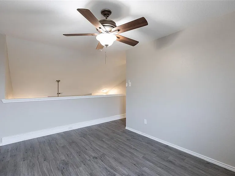1701 Golden Sunrise Ln — Photo 16