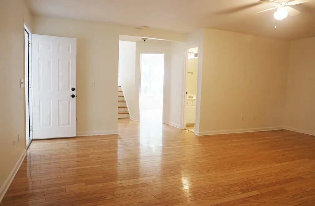 4 bed, 2510 sqft, $3,400 — Photo 3