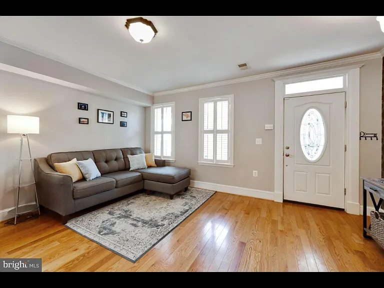 1637 Kramer St NE — Photo 2
