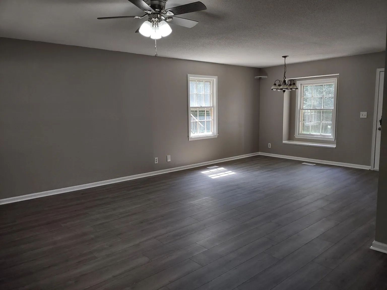 3 bed, 1212 sqft, $1,600 — Photo 2