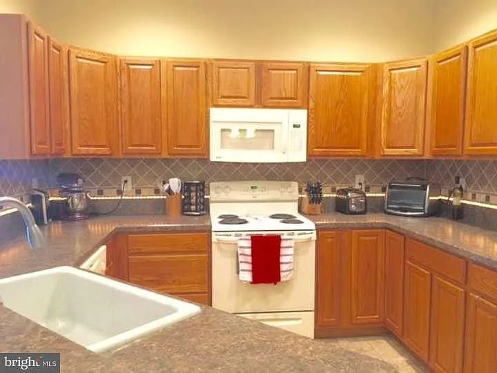 4302H Summer Brook Way — Photo 3