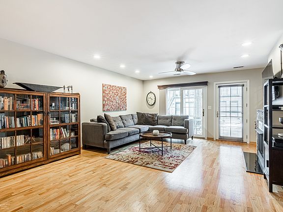 3rd image of 1812 S Federal St Unit 40