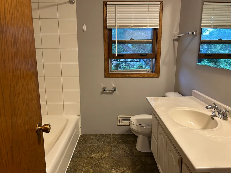 348 Belle Aire Dr — Photo 13