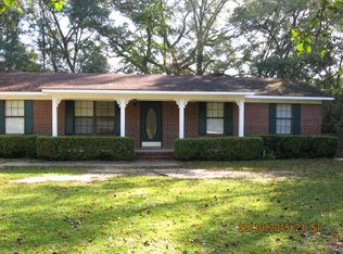 208 Cloverleaf Cir, Bainbridge, GA 39817